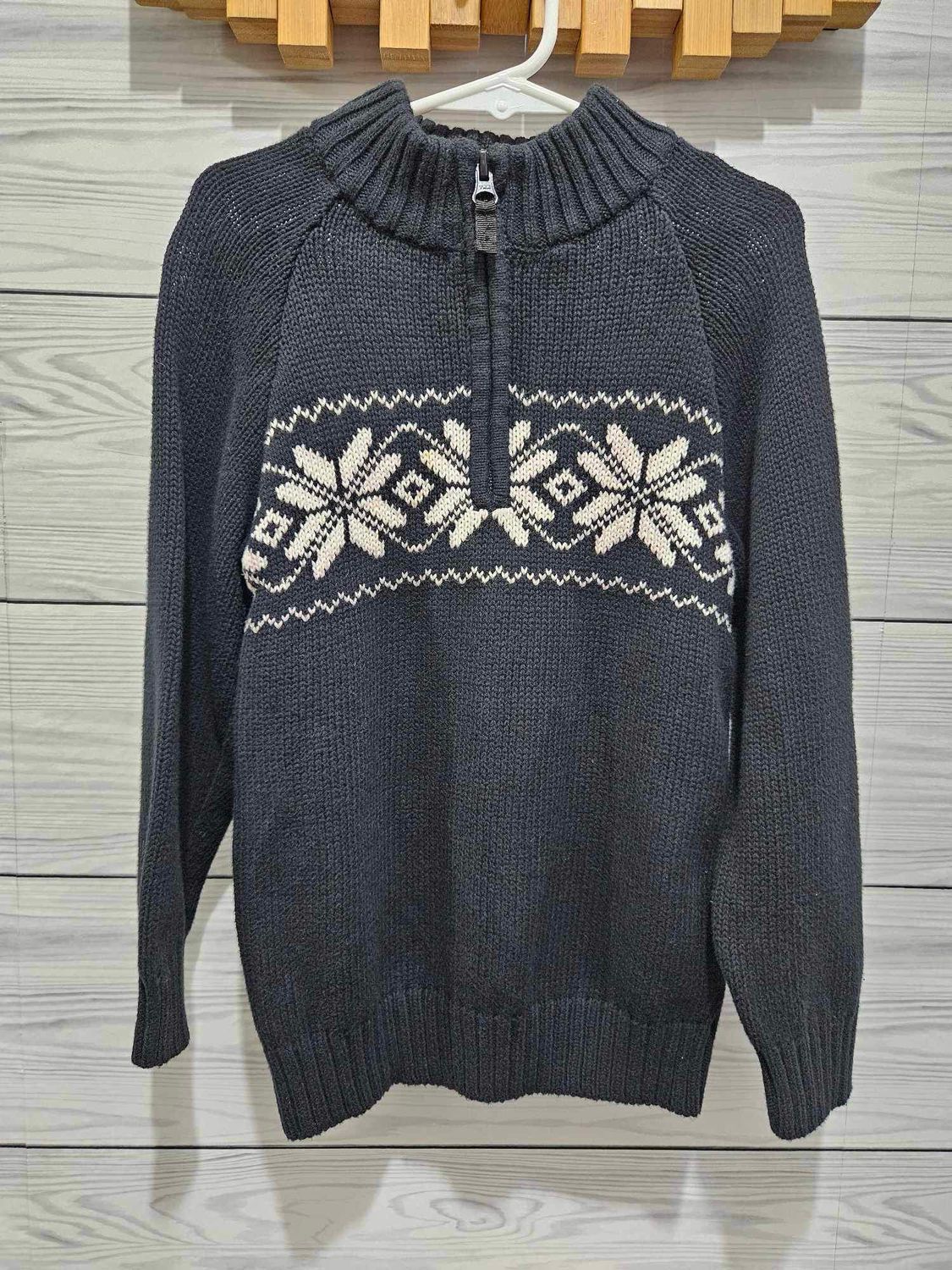Carters Boys Sweater Sz 6