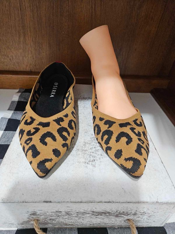 Serra New ( Only Tried On In House) Leopard Ballet Flats sz 9