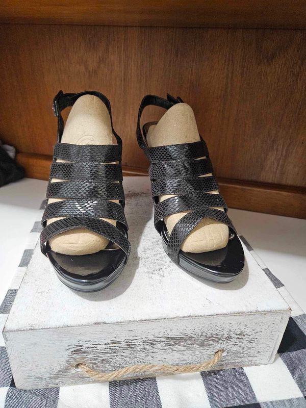 IMPO Black Sandle Heels. Sz 9M. Near New