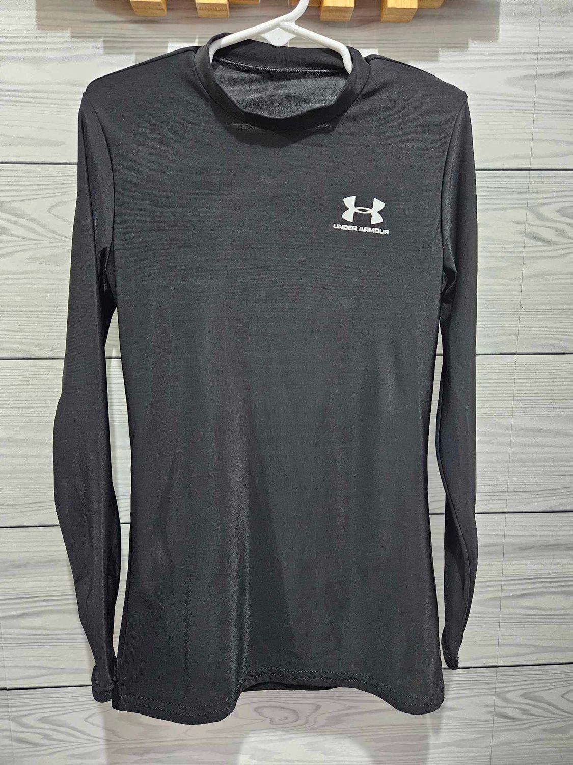 Men’s Long sleeve Under Armour shirt