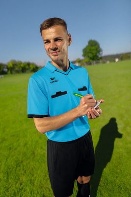 REFEREE
