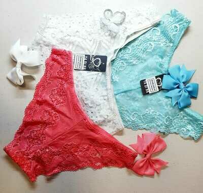 3 pack - Petite Lace Panties Size 6 (XS) + Gifts