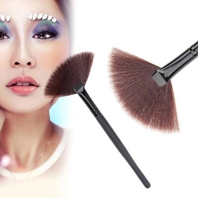 Super Soft Fan-Shaped Finishing Highlighting Makeup Soft  Brush
