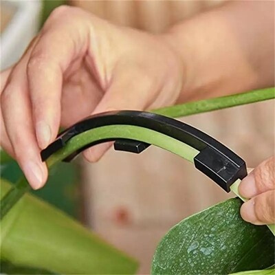 15 Reusable Large Premium Plastic Plant Bender Clips + Gift