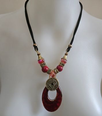 Handmade Vintage Colourful Oval Red Crystal Glass Pendant Necklace