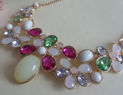 Stunning &amp; Colourful Vintage Crystal Glass Pendant Necklace