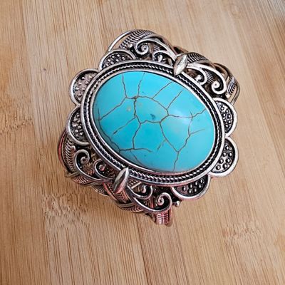 Vintage-inspired turquoise bracelet set—adjustable, stylish, versatile!