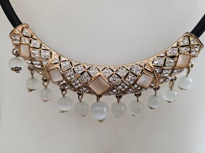 Vintage Glamour: Golden Rhinestone Necklace with Elegant Bead Drops
