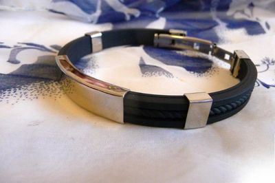 Sleek &amp; Adjustable Stainless Steel Engraveable Unisex Friendship Bracelet