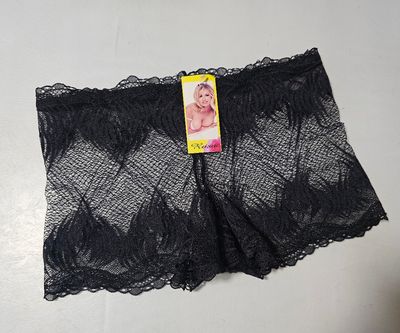 Size 6 Rosa Midnight Lace Elegance Classic Black Lace Boyshorts