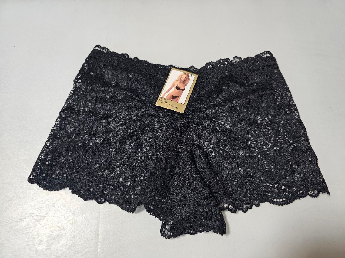 Size 4 Black Geometric Twirls Lace Boyshorts – Scalloped Elegance