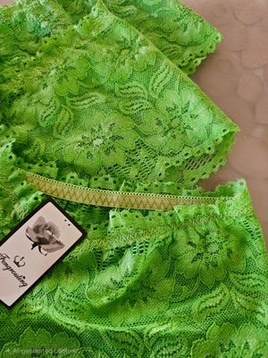Size 8~10~12 (XS-S-M) Bright Zesty Lime Lace Boyshorts