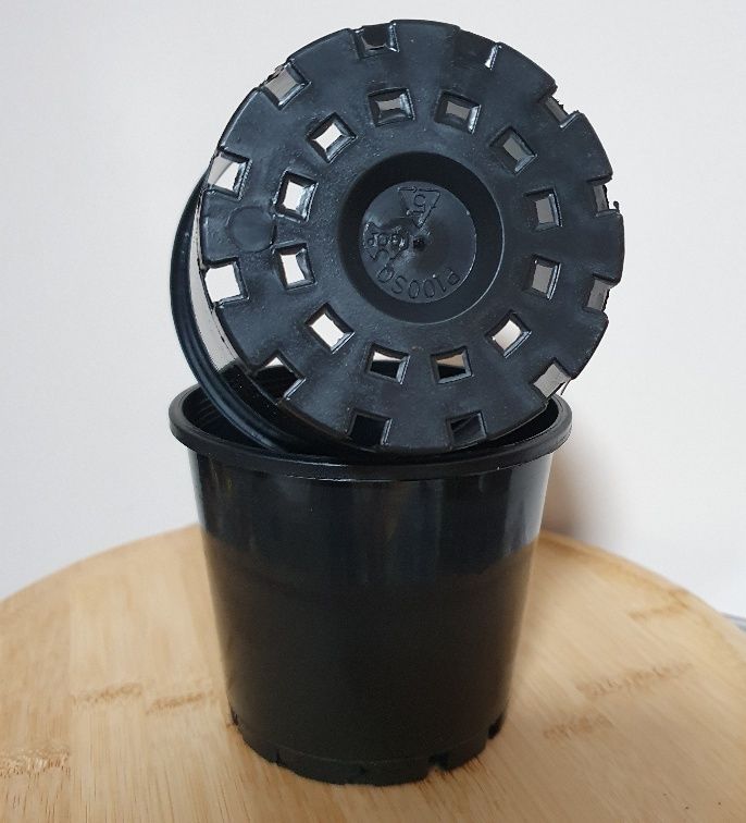 🌿 Stop Soil Loss in Pots: Smart Drainage Hacks for Healthier Plants