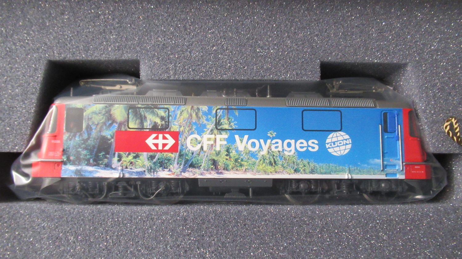 HAG Re 4/4 SBB " Kuoni"  ! Rare  Neuf !