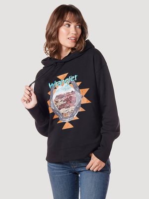Women&#39;s Retro Curved Hem Graphic Hoodie - 112335653