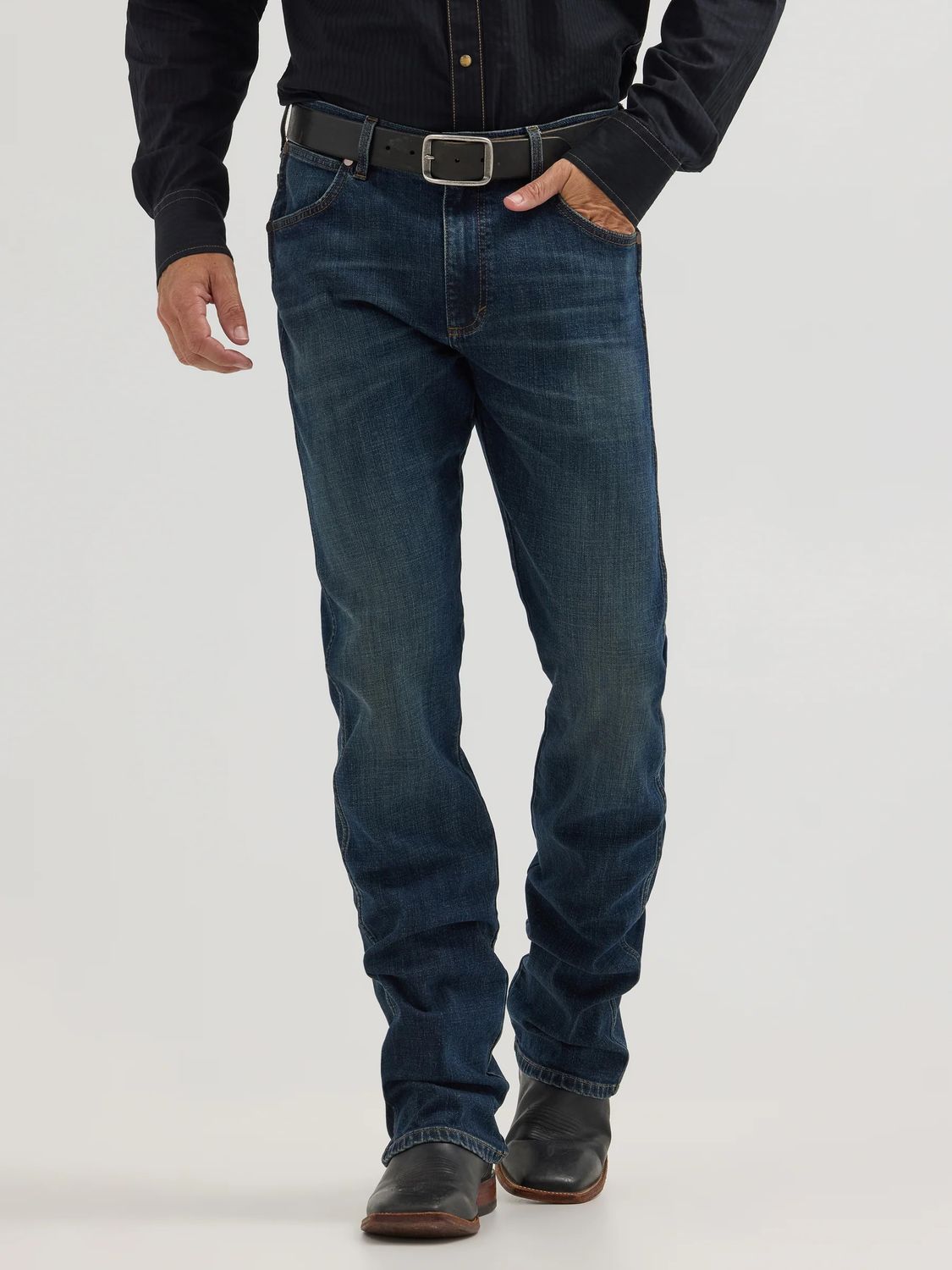 Wrangler - Men&#39;s Retro Slim Fit Bootcut Jean - 112358248