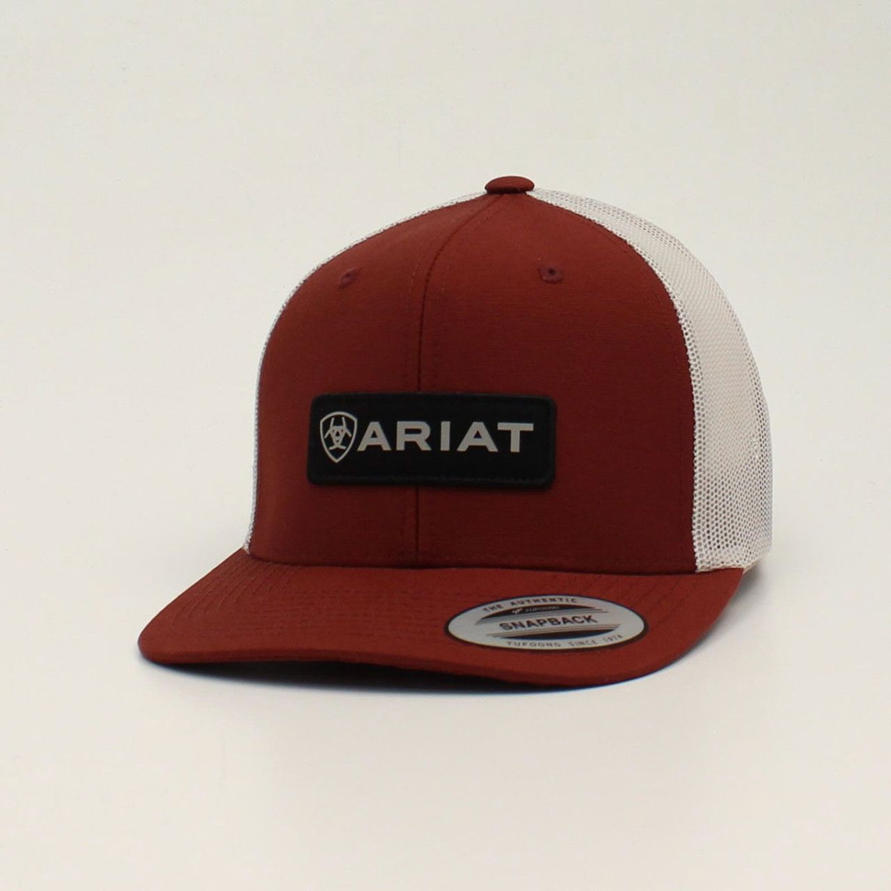 ARIAT RECTANGLE LONG LOGO BRICK RED CAP