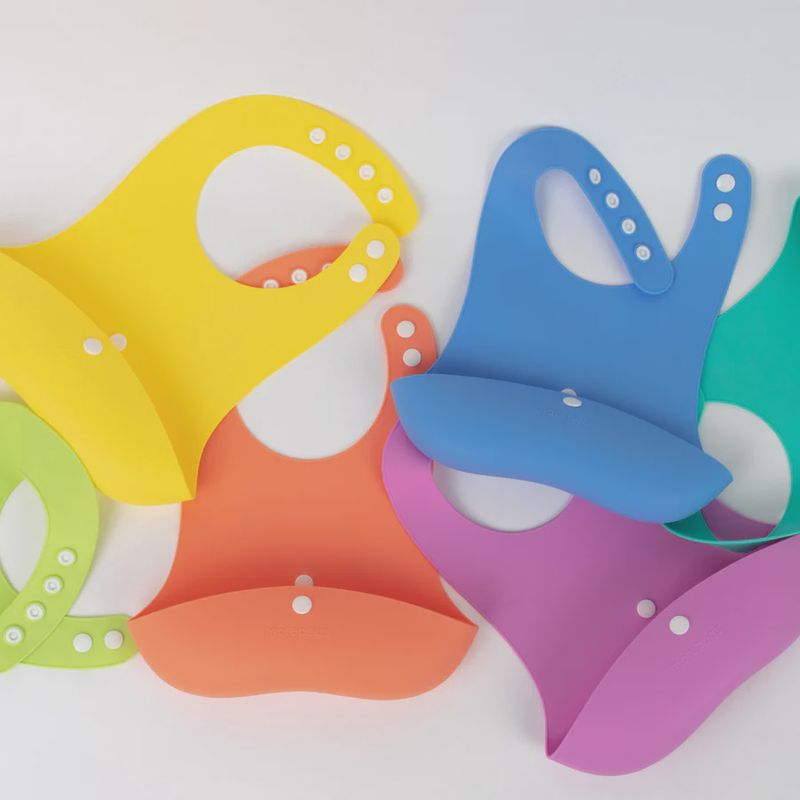 Roll And Snap Bib