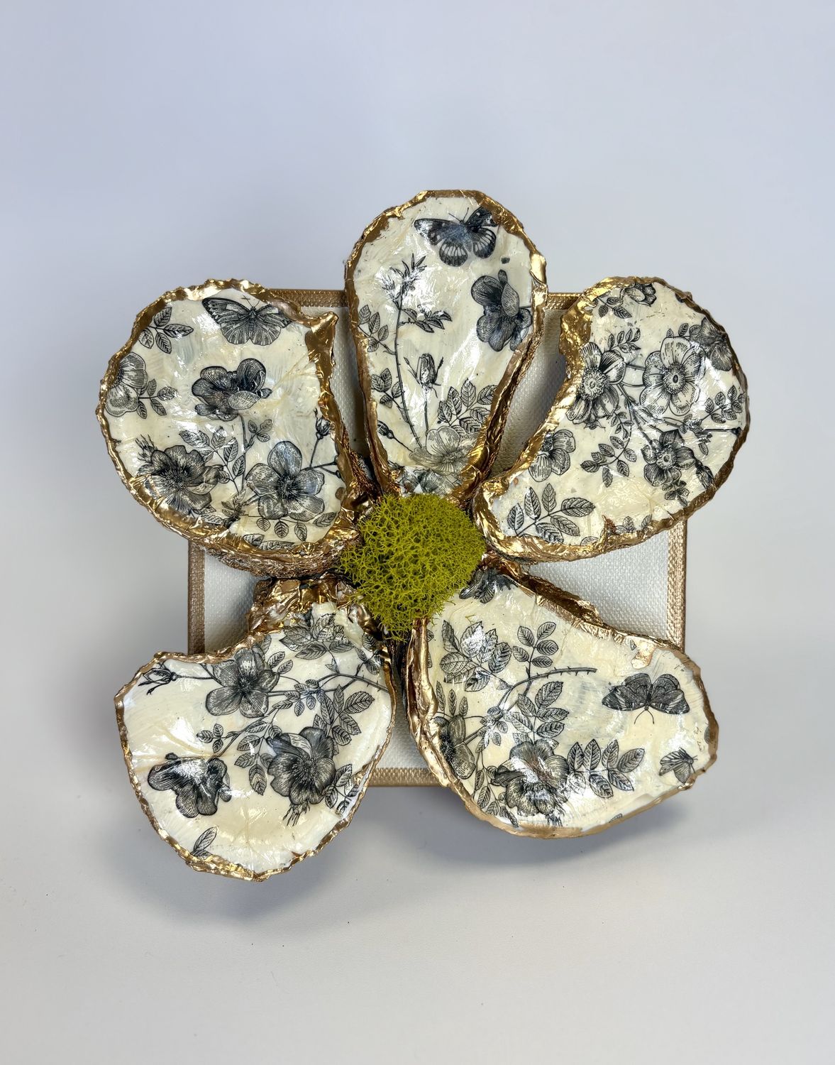 Oyster Shell Flowers, Design: Cream with Black Floral, Background: White + Gold