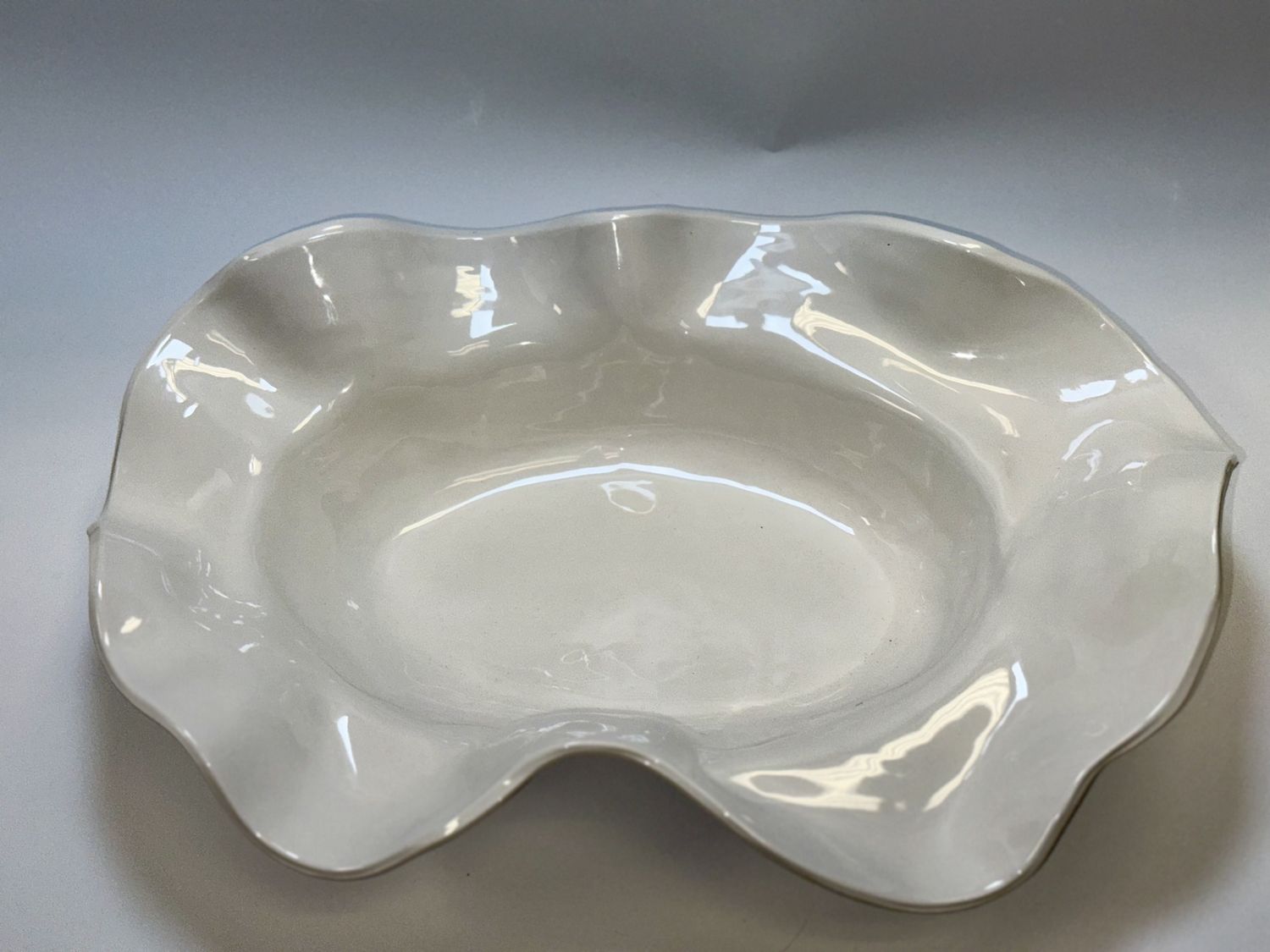Large Wavy Oval Bowl Cream