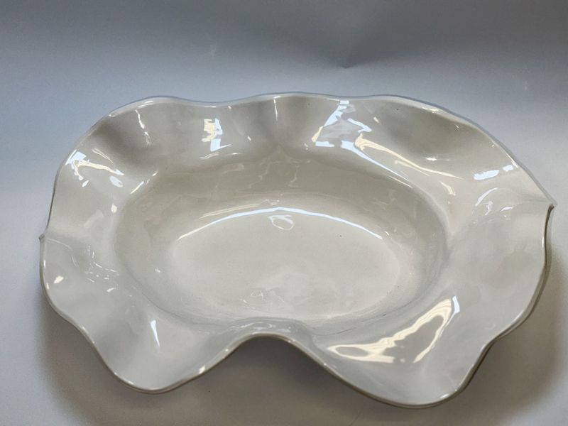 Large Wavy Oval Bowl Cream