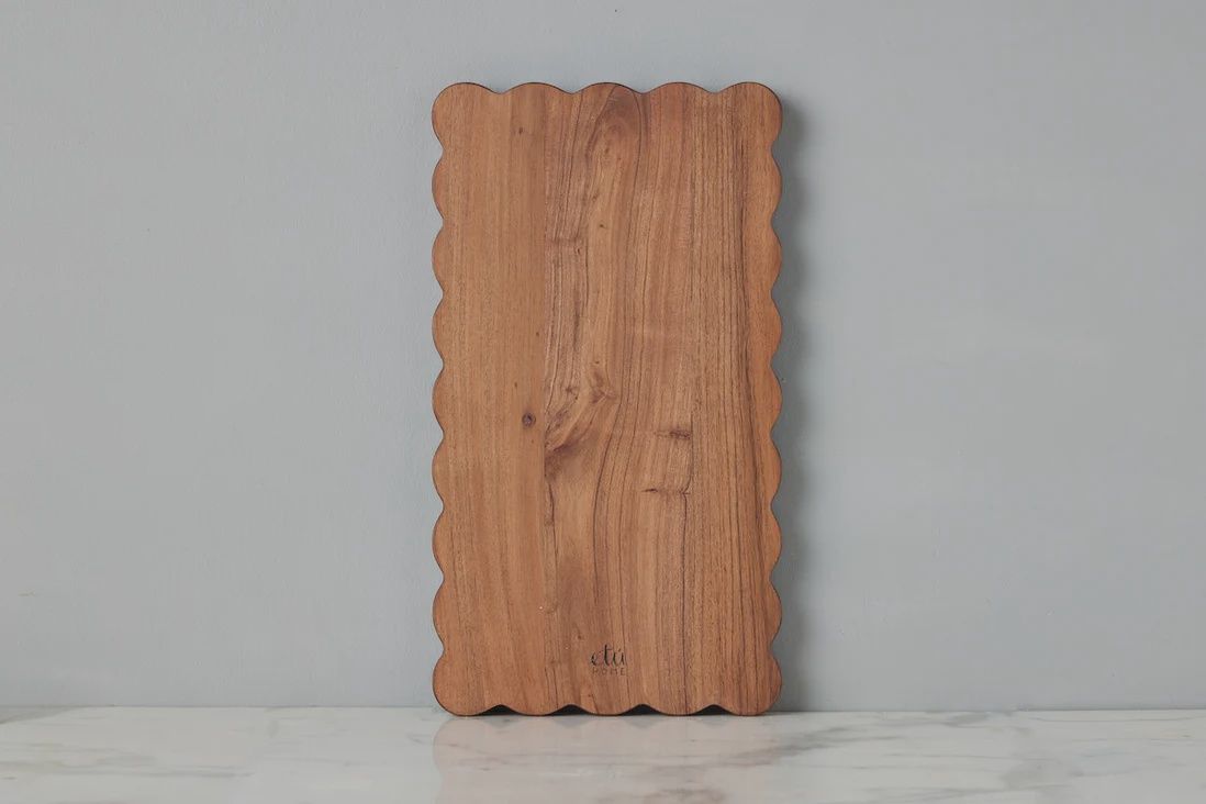 Rectangle Scalloped Cutting Board