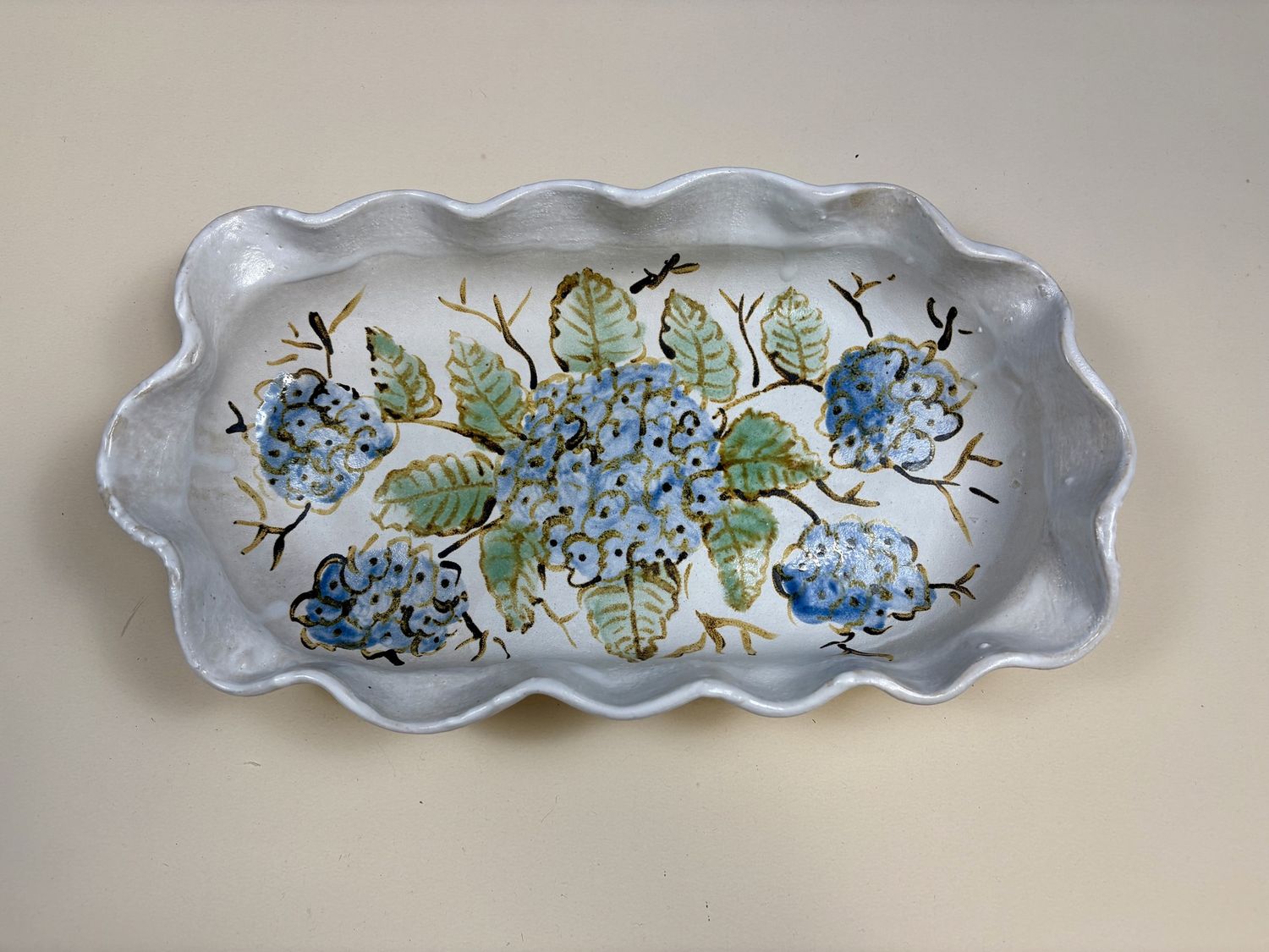 Hydrangea Clamshell Bowl