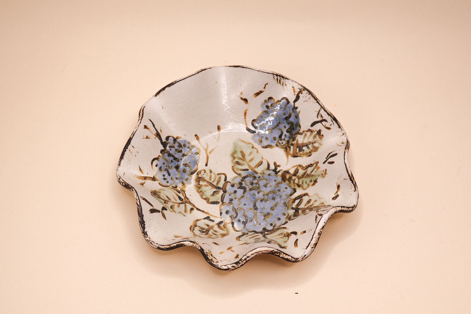 Hydrangea Medium Ruffle Bowl