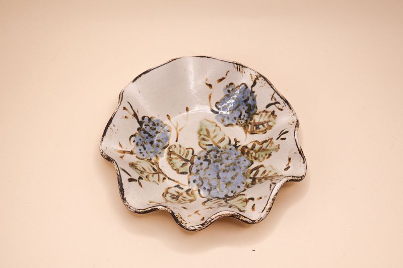 Hydrangea Medium Ruffle Bowl