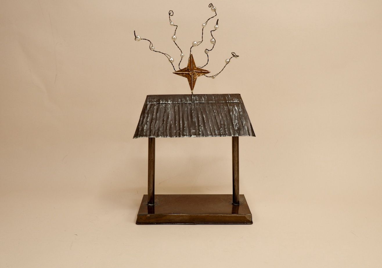 Tin Creche with Pearl and Gold Star