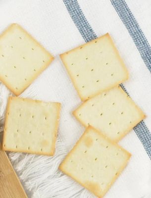 Olive Oil &amp; Sea Salt Crackers