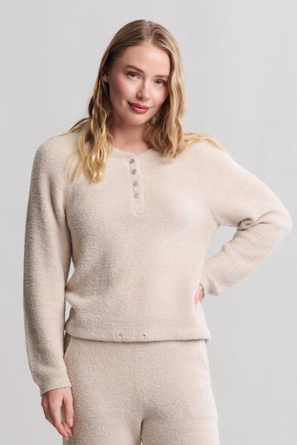 CCL Textured Raglan Sleeve Henley, Size: Small