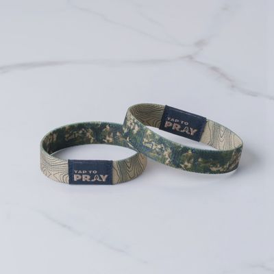 Tap to Pray - Valor Camo &amp; Isaiah 6:8