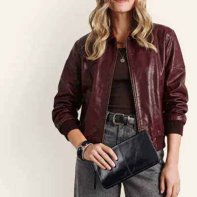 Evolve Wristlet
