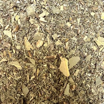 Mélange de plantes biologiques composant la Tisane Respiration : thym, eucalyptus, bouillon blanc et guimauve en vrac.