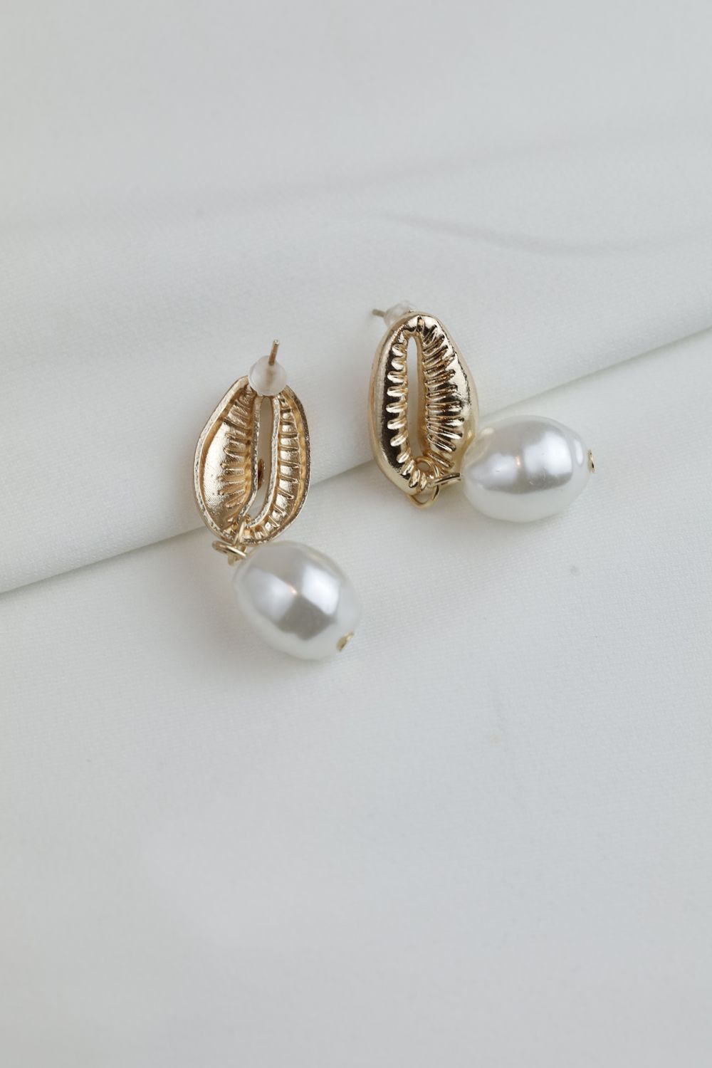 GOLD EARRING 14