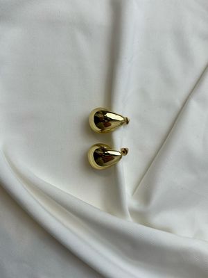 GOLD TEARDROP EARRING