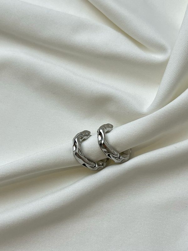 SILVER LOOP EARRING