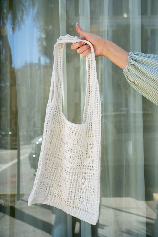 KNIT TOTE BAG