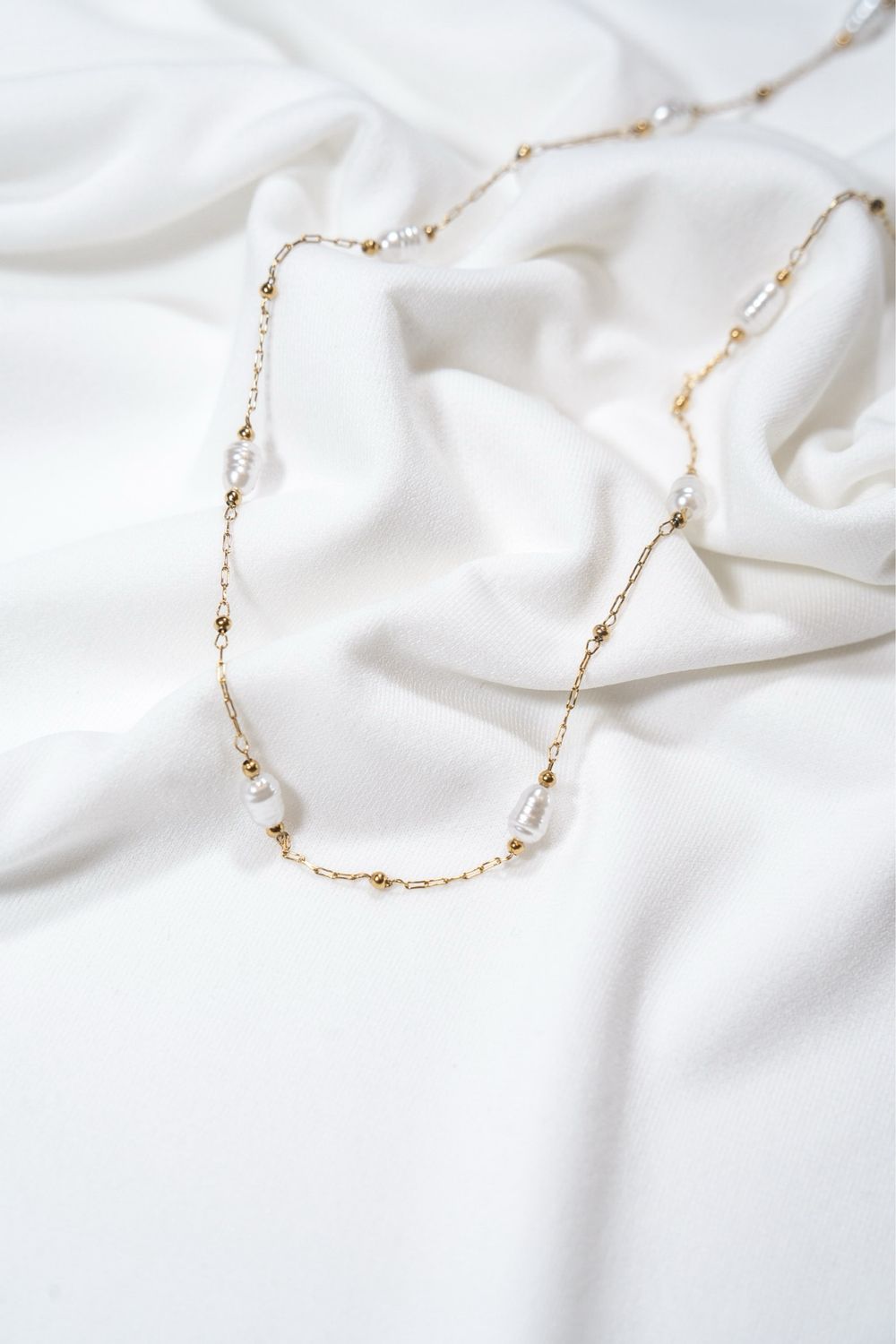 SPACED PEARL NECKLACE GOLD