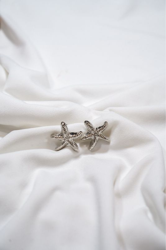 SILVER STARFISH EARRING