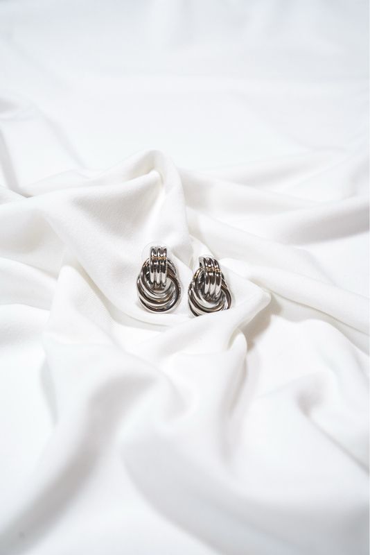 SILVER KNOT EARRING