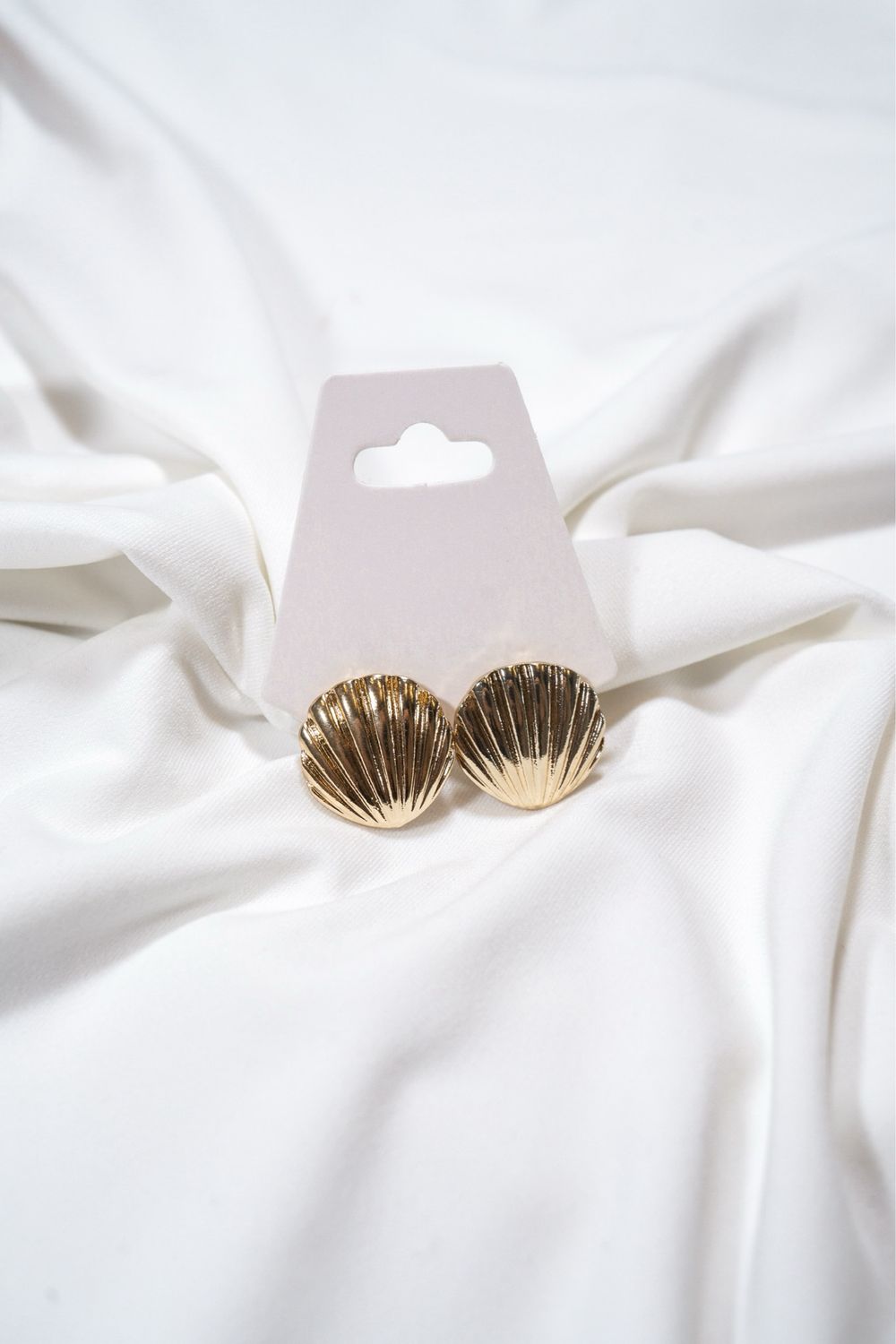 SHELL EARRING GOLD
