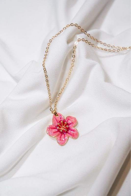 PINK FLOWER NECKLACE