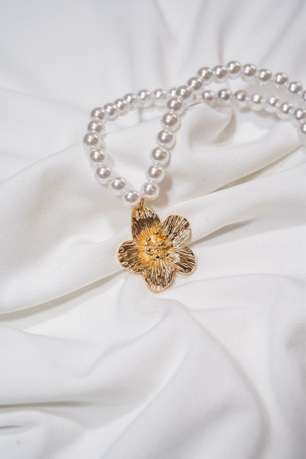 PEARL FLOWER CHOKER