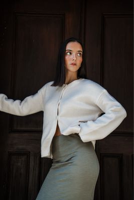 EA0243 BUTTON SWEATER