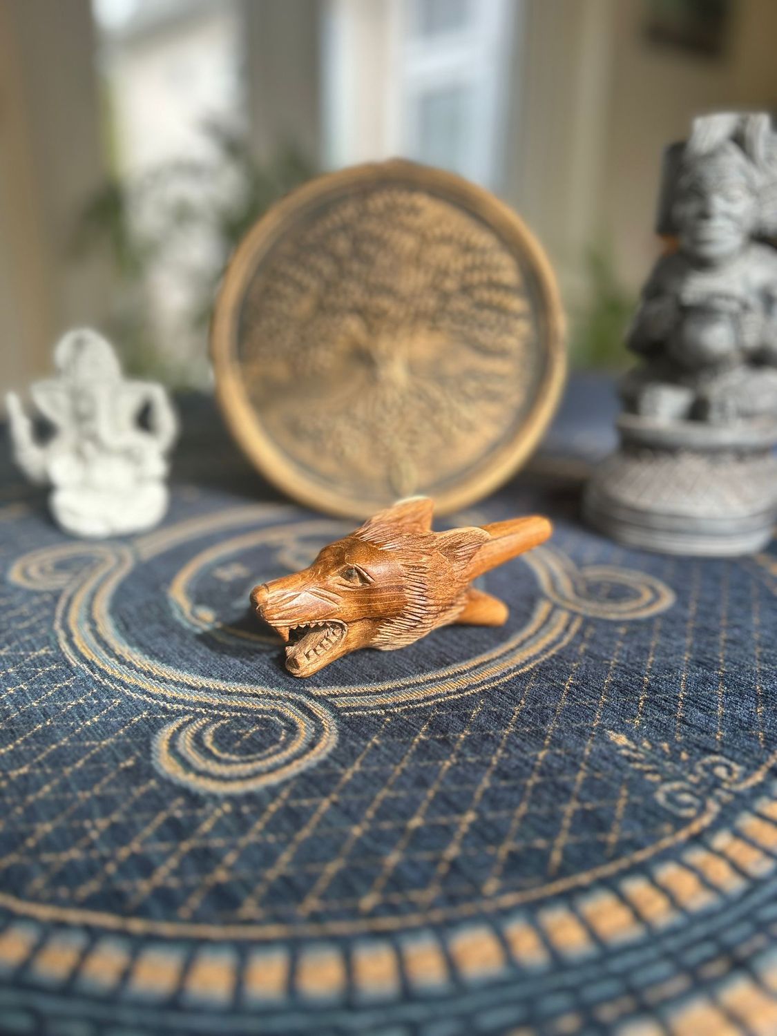 Forest Wolf Kuripe - Teak Wood