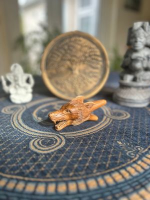 Forest Wolf Kuripe - Teak Wood