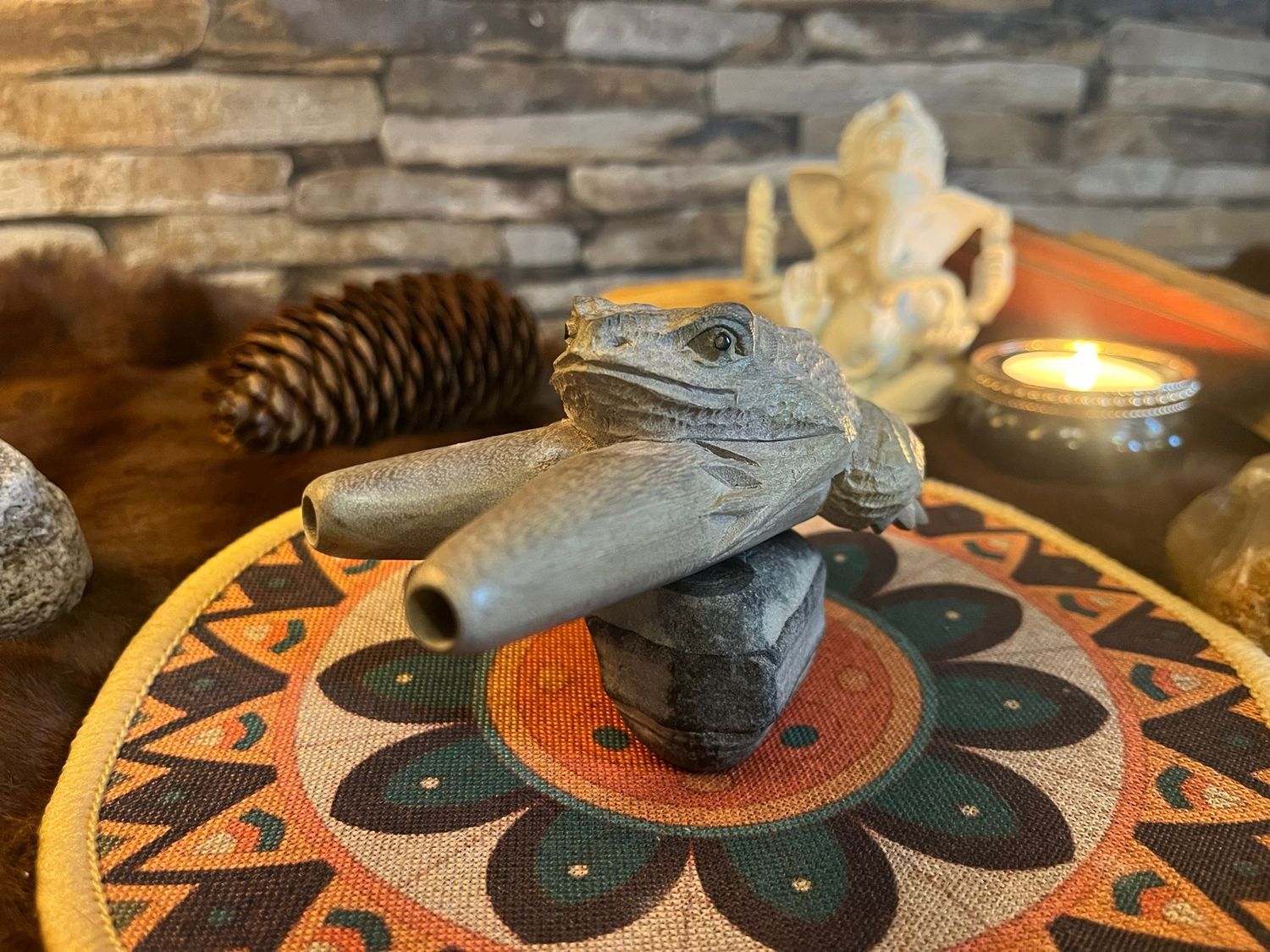 Bufo Toad Kuripe - Dark Waru Wood - Handmade