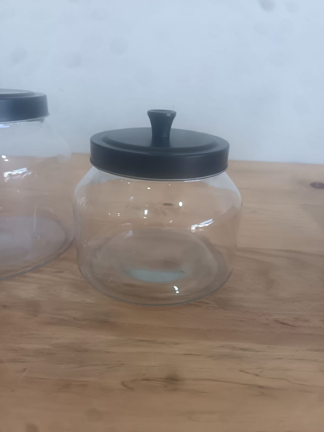 CONTENEDOR DE VIDRIO S TAPA NEGRA METAL HERMETICA CAPACIDAD 1.6 LITROS CONTENEDOR DE VIDRIO S TAPA NEGRA METAL HERMETICA CAPACIDAD 1.6 LITROS